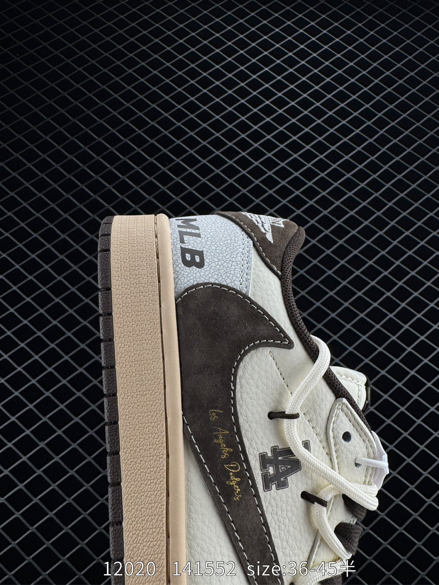 Travis Scott x Air Jordan 1 ” Reverse Mocha “